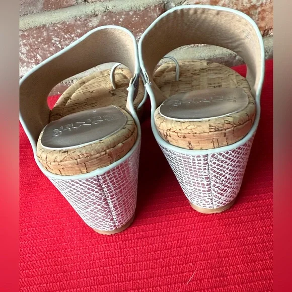 Donald Pliner Gretta Silver Sandal 9M NWOT - Picture 5 of 7